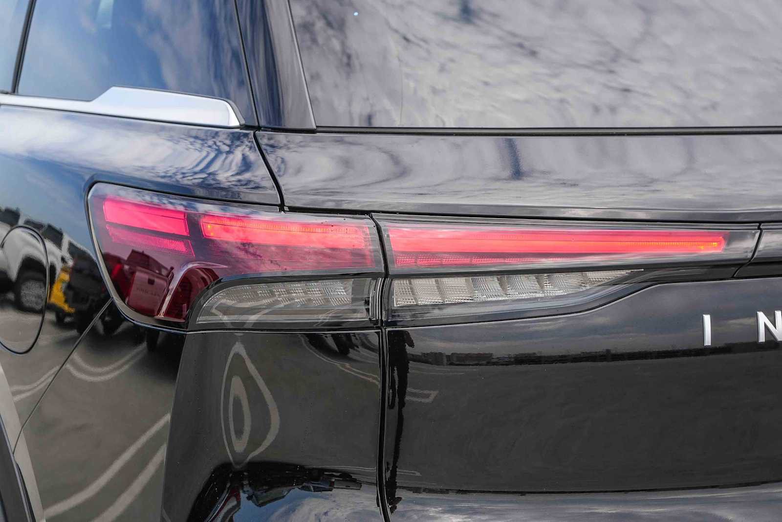 Used 2026 INFINITI QX60 Pure w/ Cargo Package FWD image 9