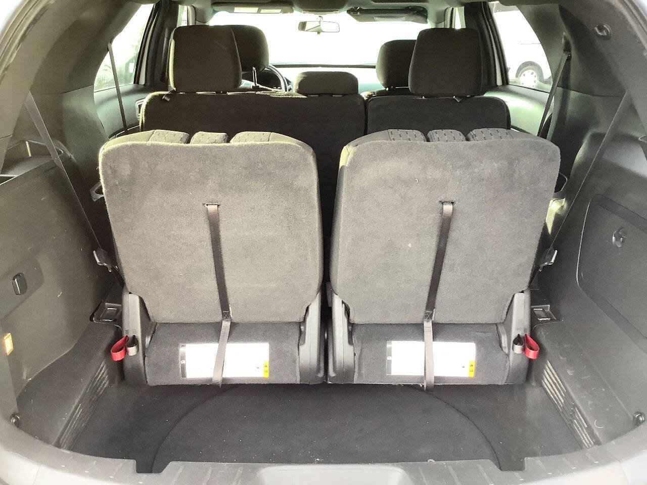 Used 2015 Ford Explorer XLT image 31