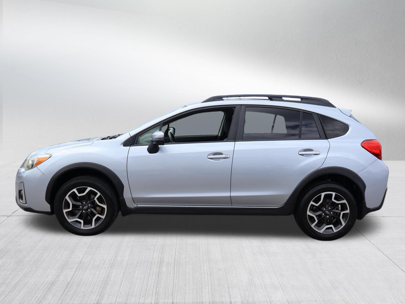 Used 2017 Subaru Crosstrek 2.0i Limited AWD/4WD image 4