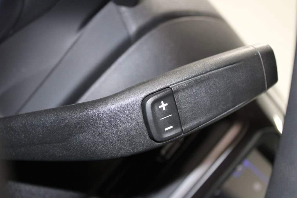 Used 2024 Chevrolet Silverado 1500 Custom image 38