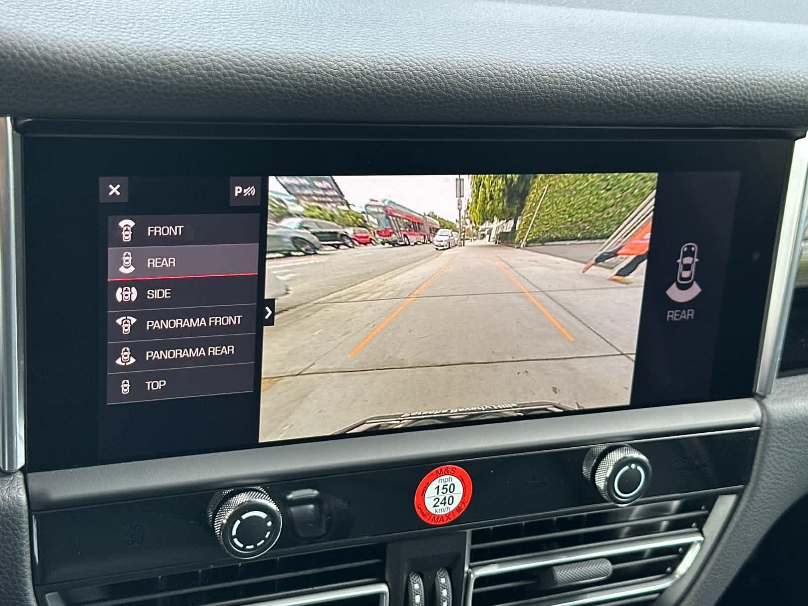 Certified 2025 Porsche Macan AWD/4WD image 23
