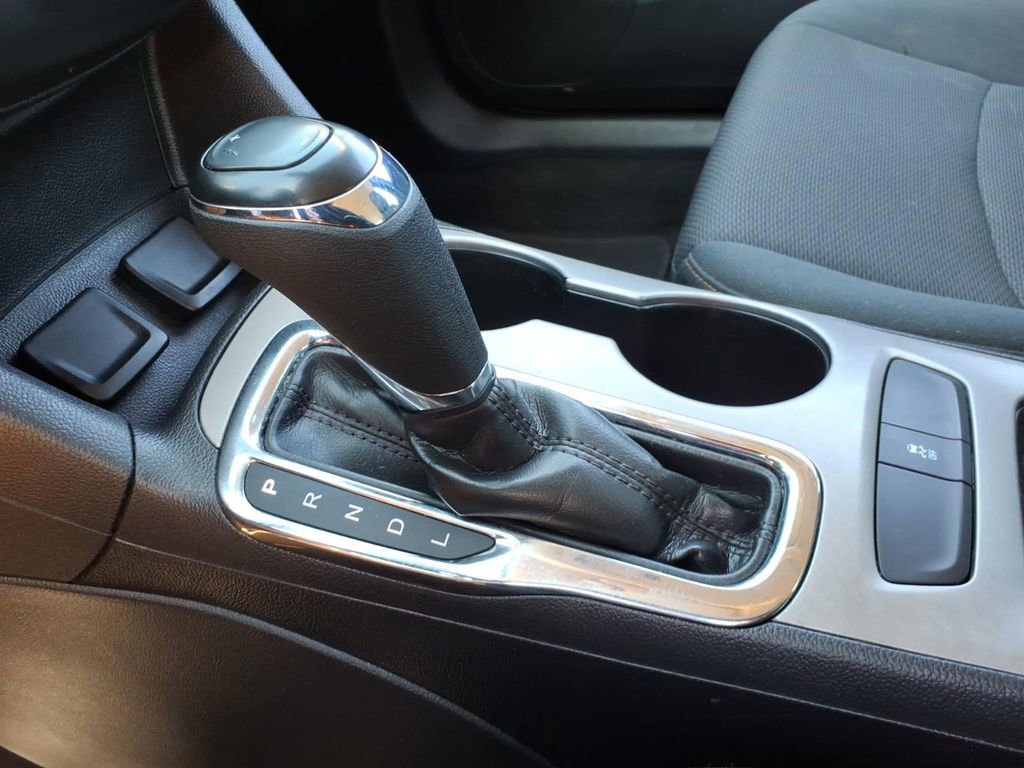 Used 2018 Chevrolet Cruze LS FWD image 21