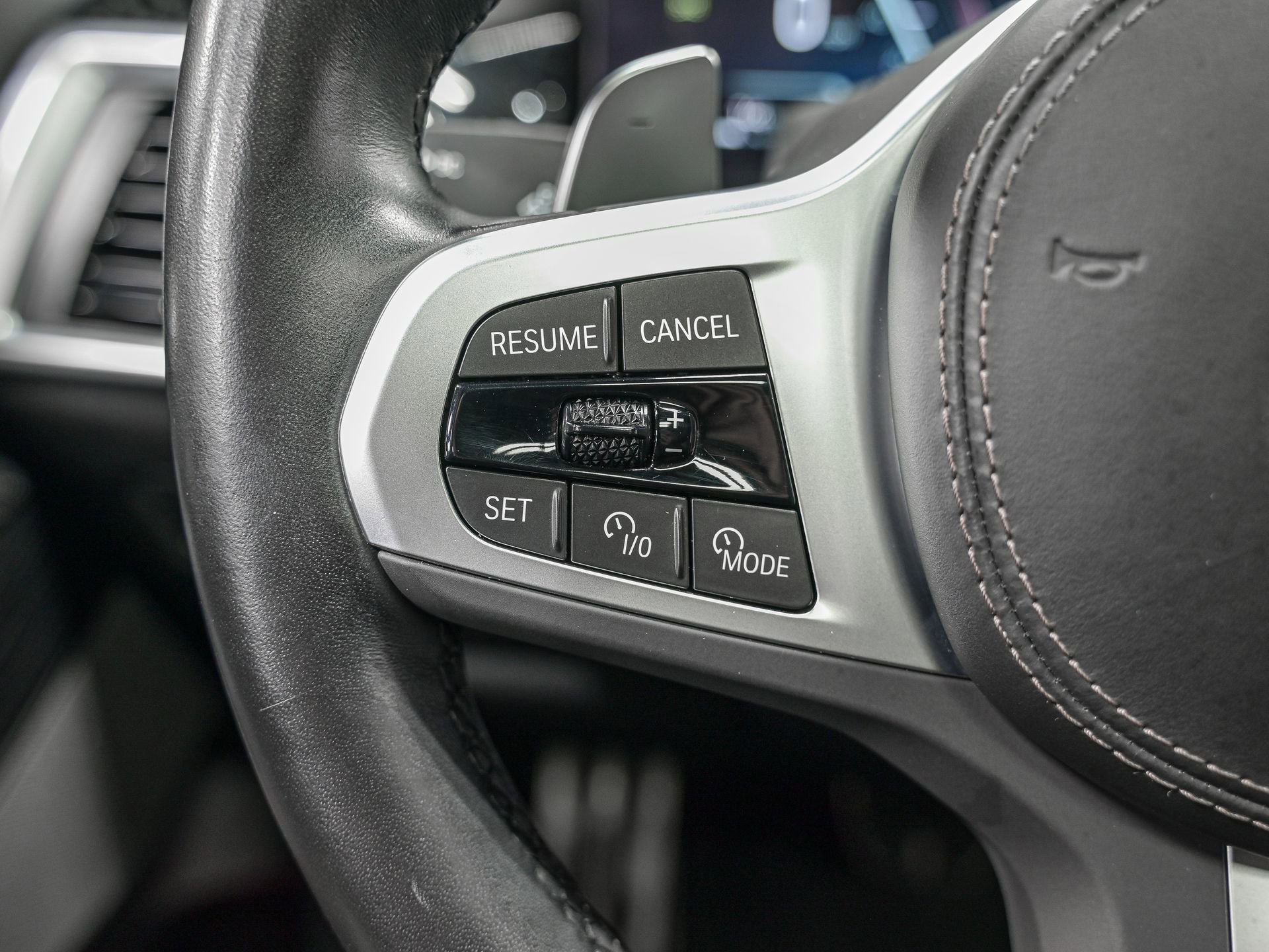 Used 2023 BMW X7 xDrive40i w/ M Sport Package image 19