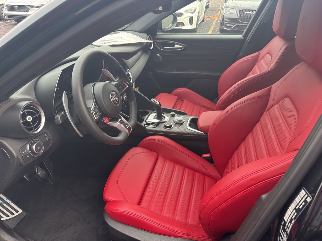 New 2024 Alfa Romeo Giulia Quadrifoglio image 11