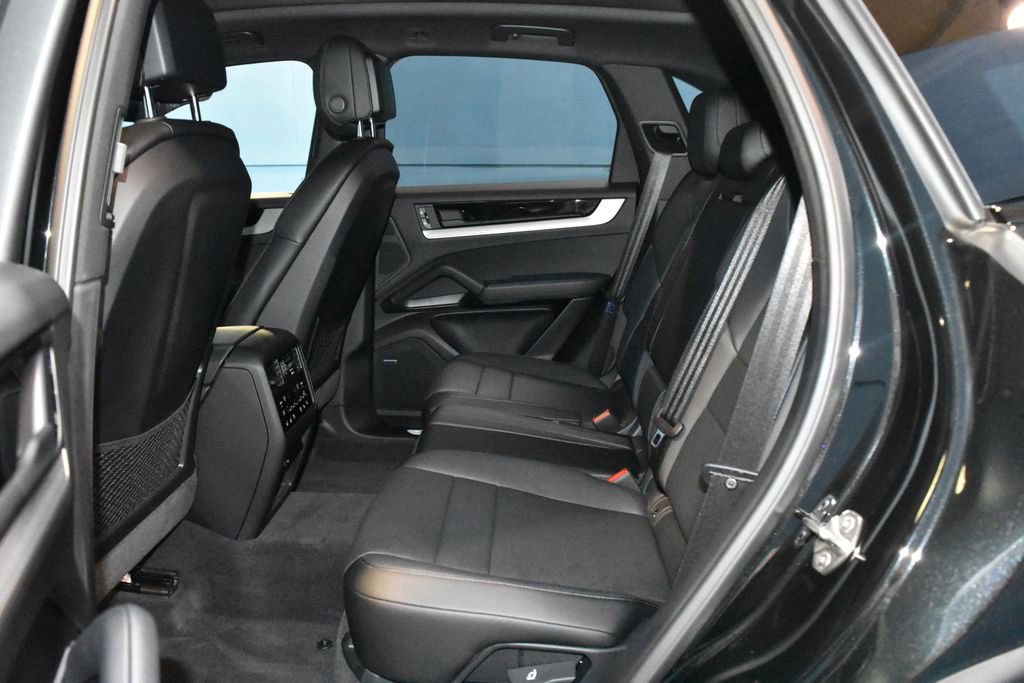 Certified 2025 Porsche Cayenne image 22