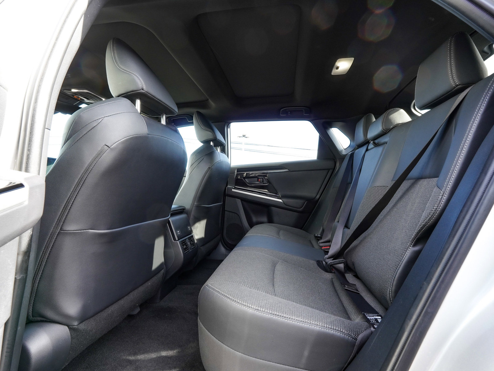 Used 2025 Toyota bZ4X AWD image 32