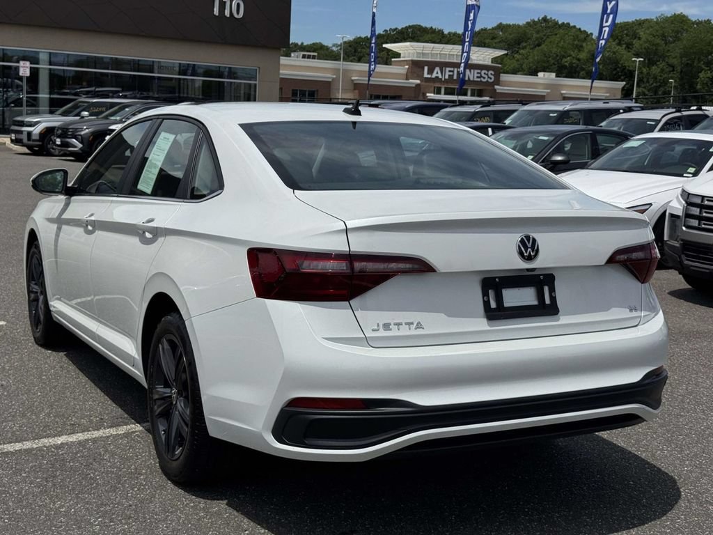Used 2023 Volkswagen Jetta SE FWD image 7