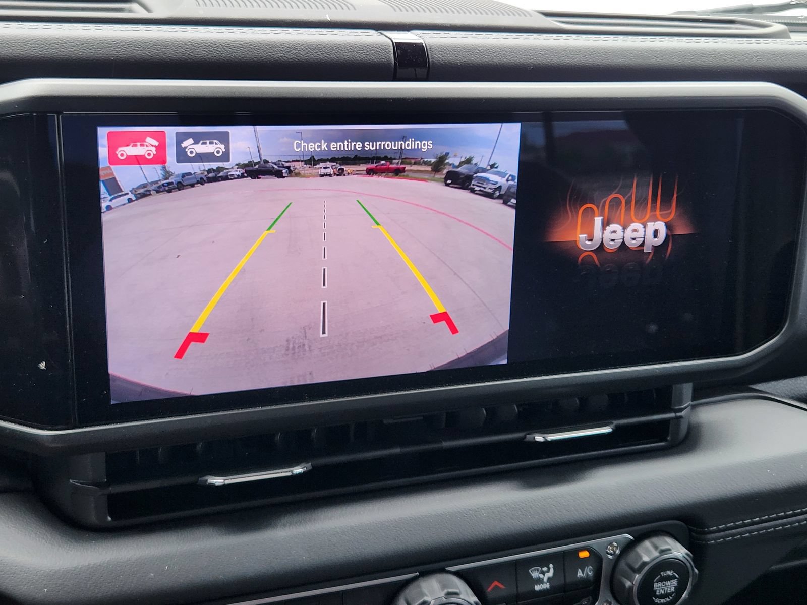 Used 2025 Jeep Wrangler Unlimited Sahara AWD/4WD image 20