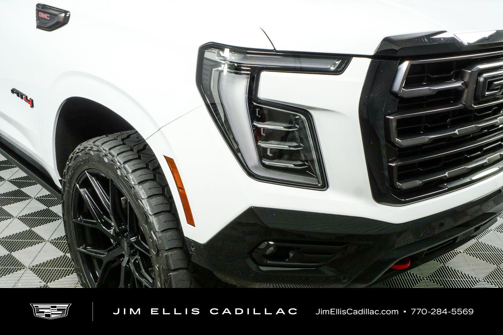 Used 2025 GMC Yukon AT4 Ultimate w/ LPO, Floor Liner Package AWD/4WD image 41