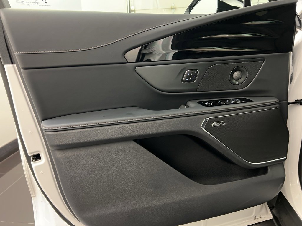 Used 2025 Lincoln Nautilus Premier w/ Equipment Group 102A image 30