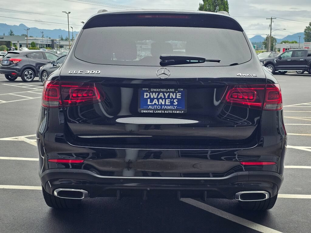 Used 2020 Mercedes-Benz GLC 300 4MATIC image 4