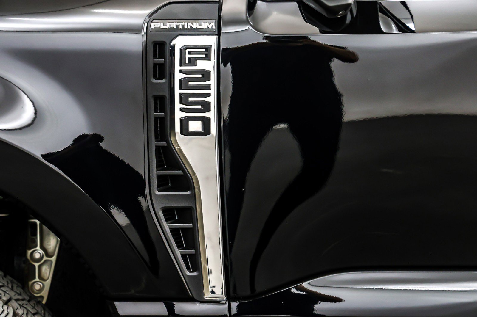 Used 2023 Ford F250 Platinum image 10