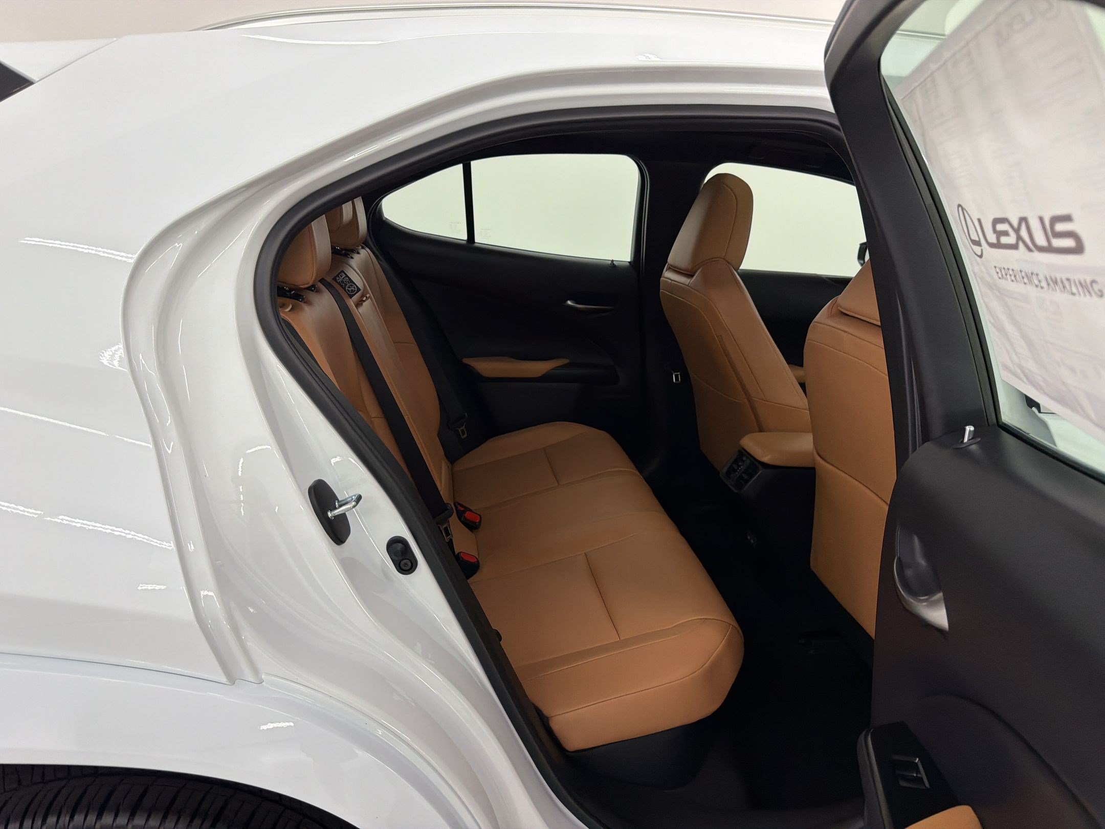 New 2026 Lexus UX 300h FWD image 31