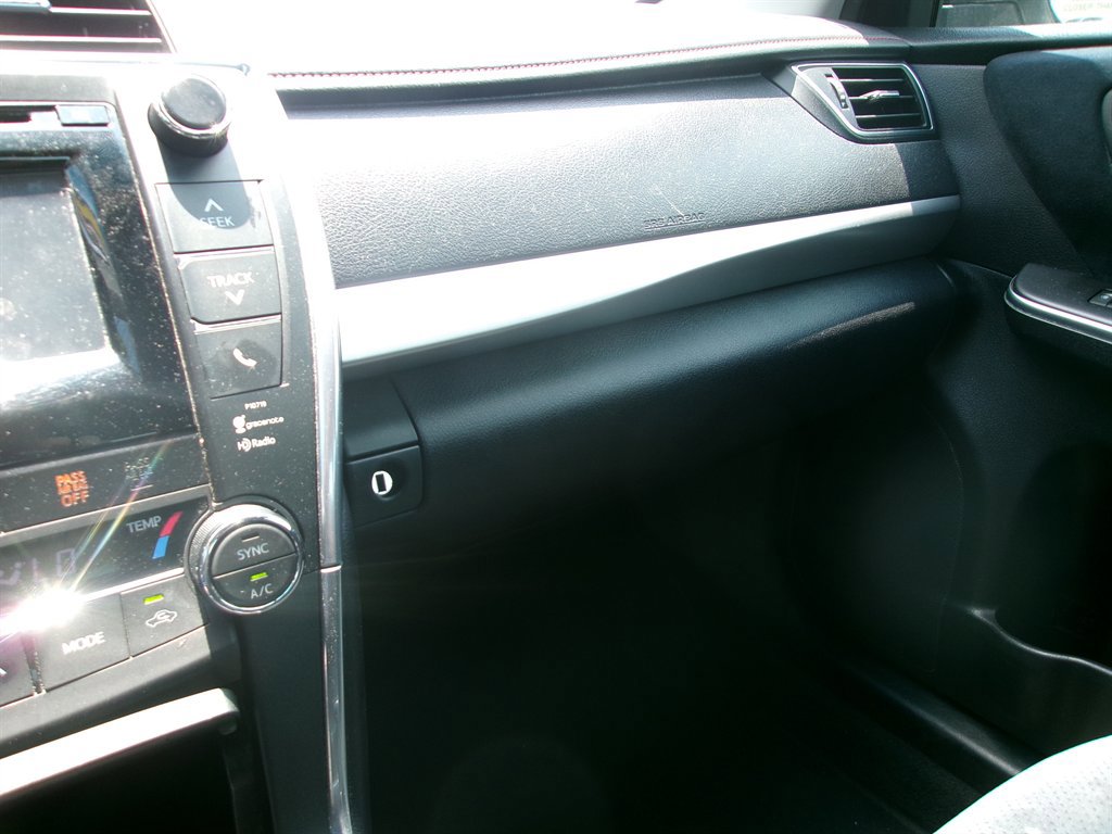 Used 2015 Toyota Camry SE image 27