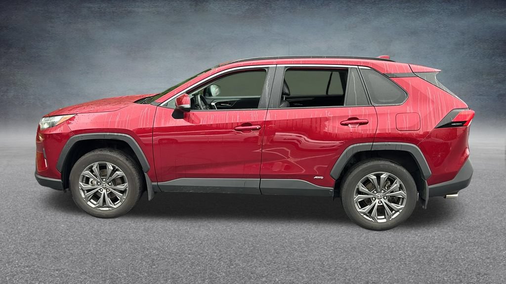 Used 2022 Toyota RAV4 XLE Premium AWD/4WD image 4