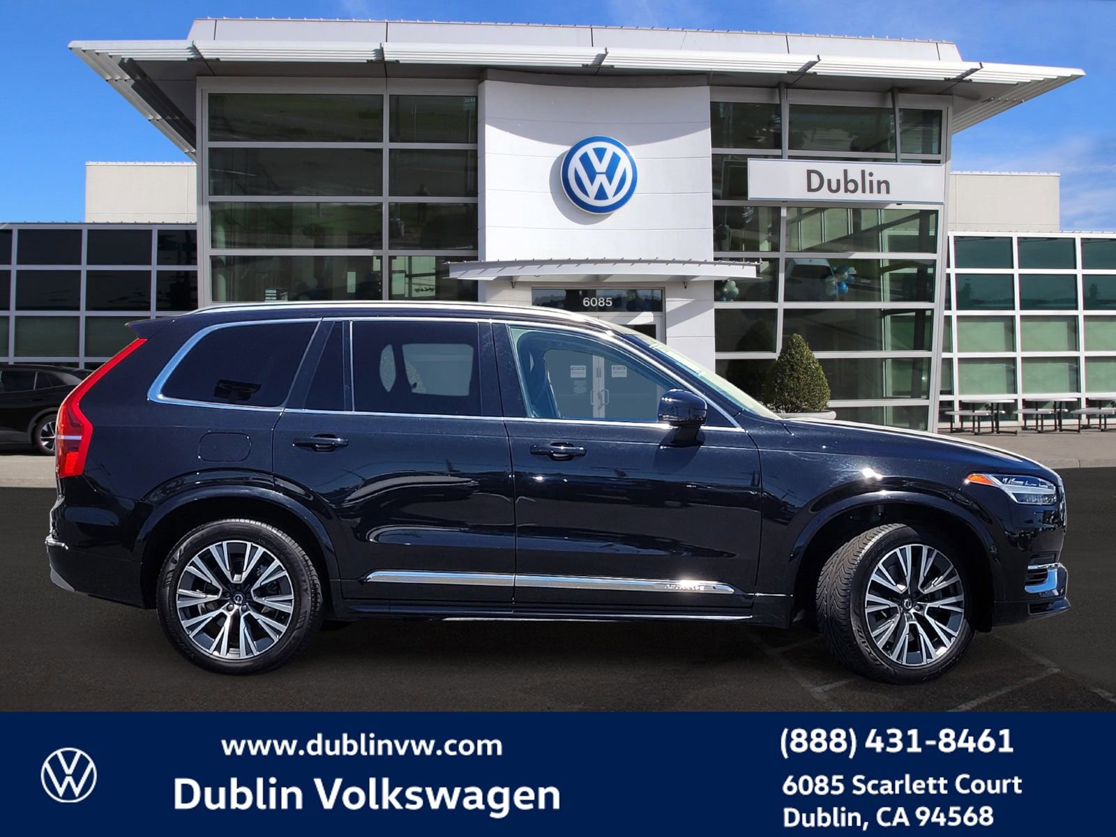 Used 2022 Volvo XC90 T8 Inscription Expression w/ Climate Package image 3