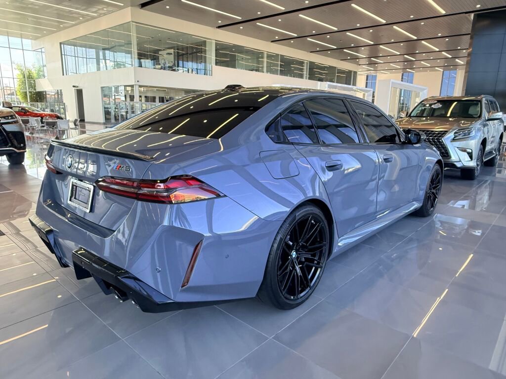 Used 2026 BMW M5 w/ Carbon Package image 3