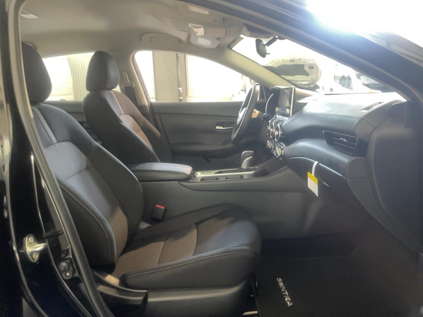 Used 2025 Nissan Sentra SV FWD image 15