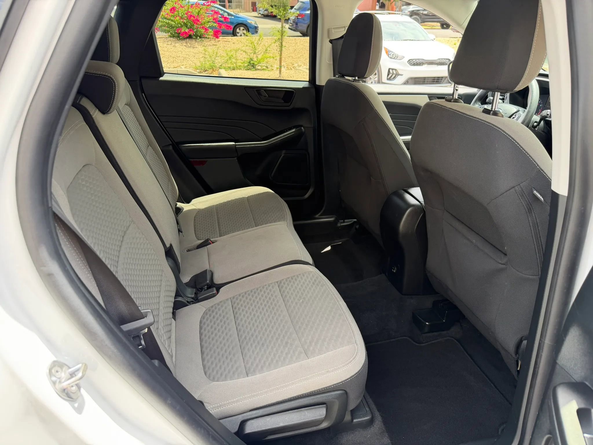 Used 2022 Ford Escape SE FWD image 13