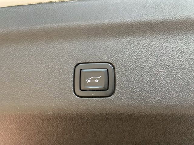 Certified 2021 Chevrolet Tahoe Z71 w/ Z71 Signature Package AWD/4WD image 9