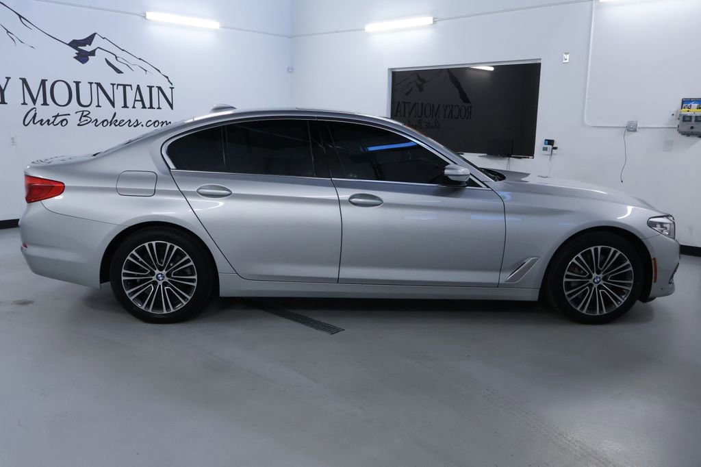 Used 2019 BMW 530i xDrive w/ Convenience Package AWD/4WD image 8