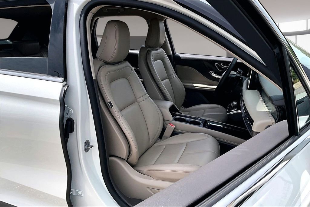 Used 2023 Lincoln Corsair FWD image 7