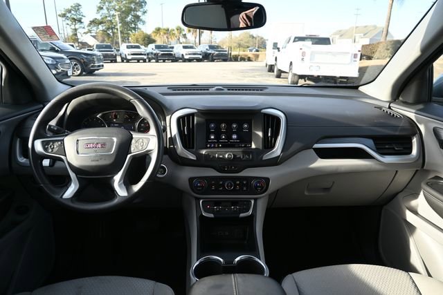 Used 2023 GMC Terrain SLE w/ Driver Convenience Package image 12
