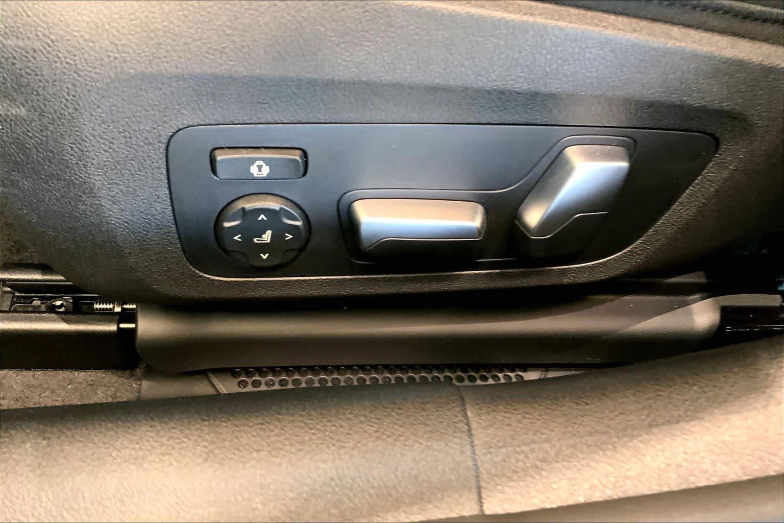 New 2026 BMW M850i xDrive AWD/4WD image 16