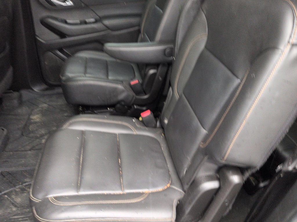 Used 2021 Chevrolet Traverse LT w/ LPO, Blackout Package AWD/4WD image 10