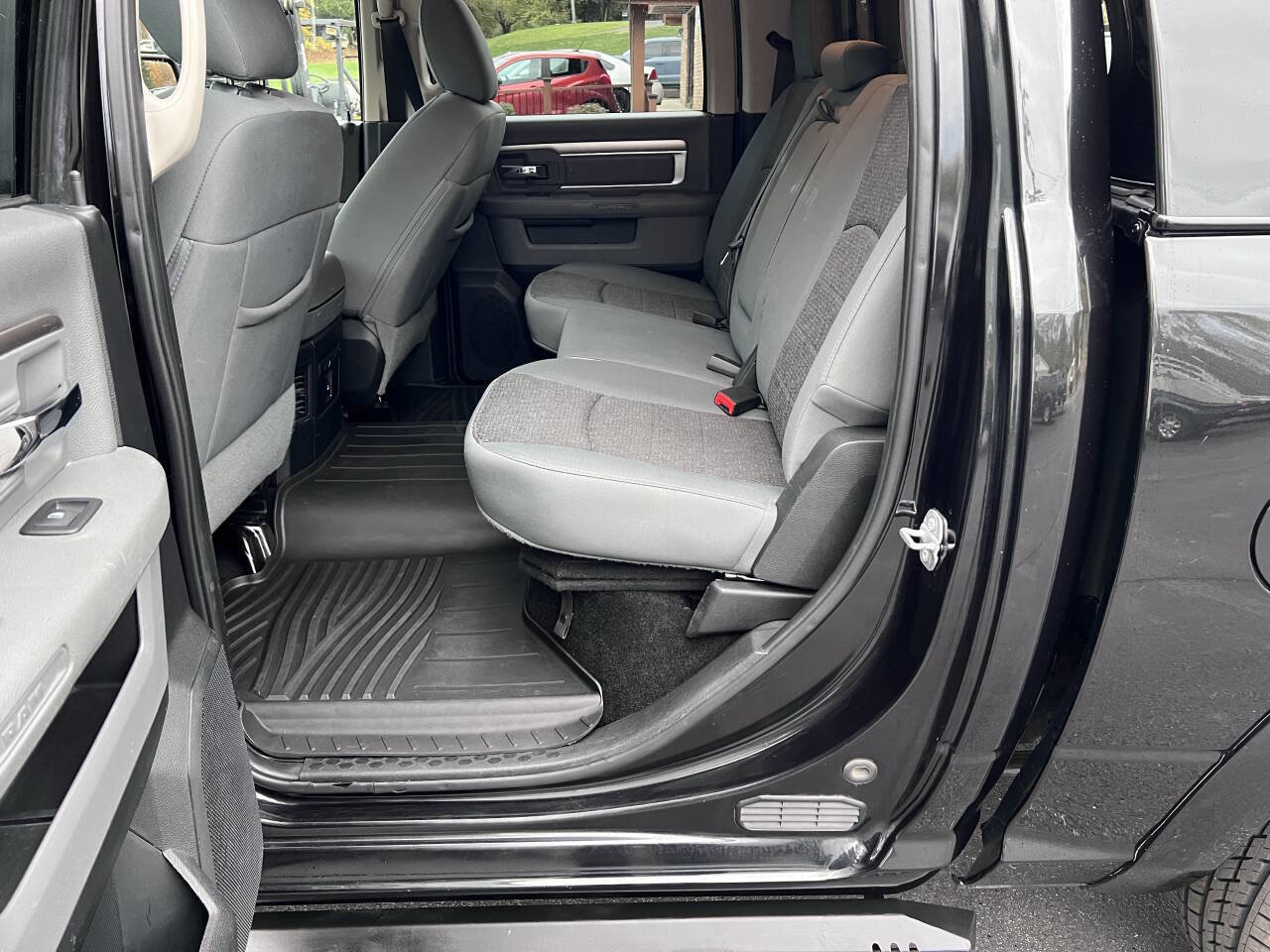 Used 2016 RAM 1500 Outdoorsman image 25