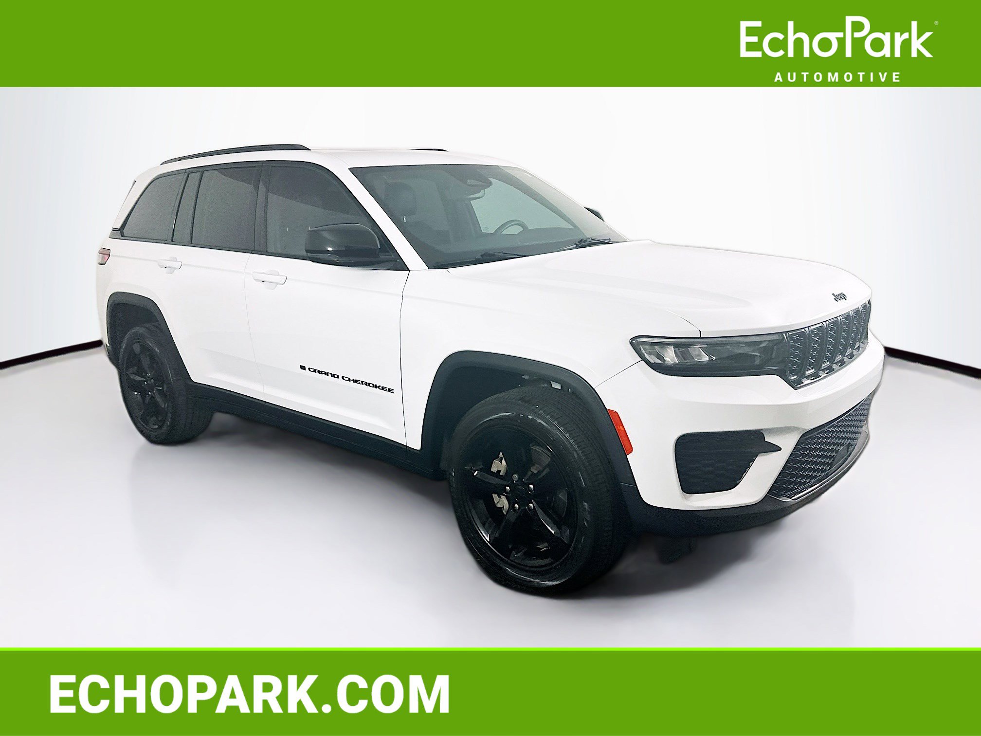 Used 2023 Jeep Grand Cherokee Altitude AWD/4WD image 1