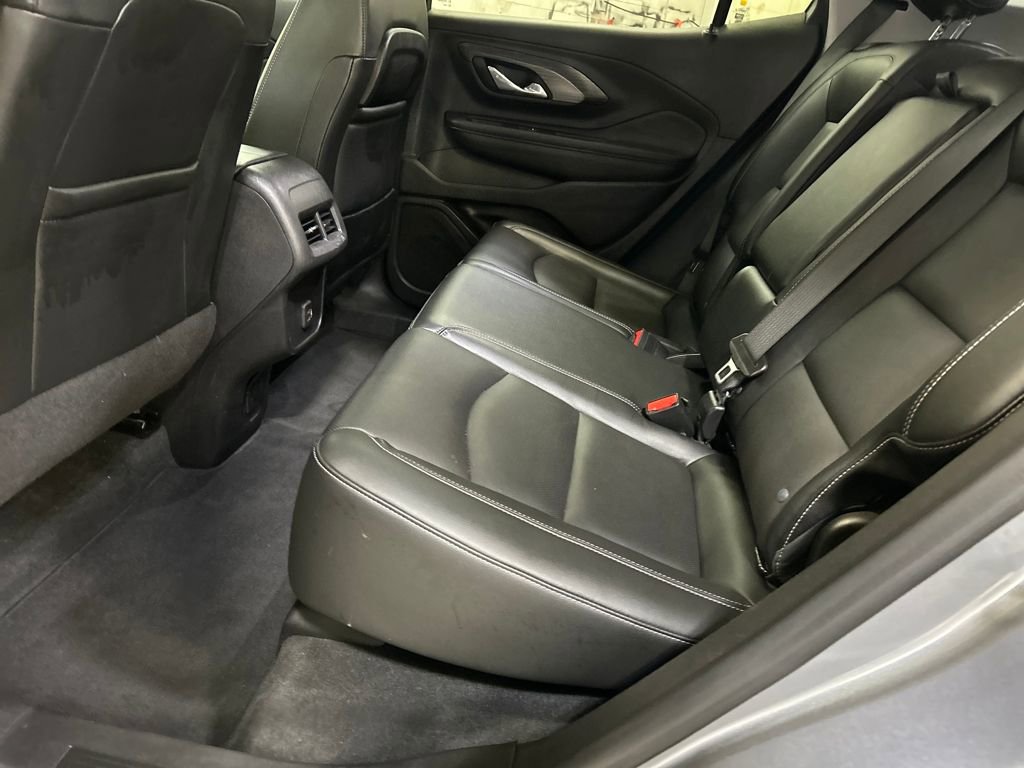 Used 2024 GMC Terrain SLT image 36