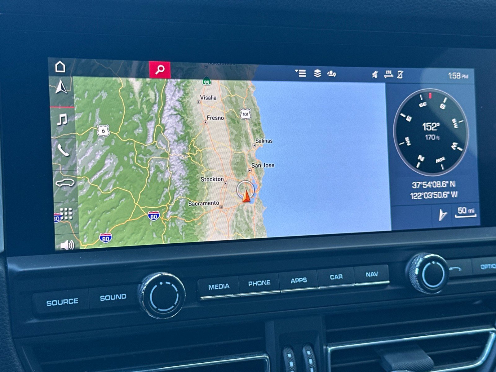 Certified 2021 Porsche Macan AWD/4WD image 19