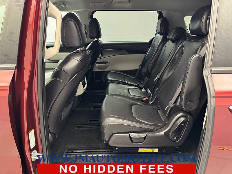 Used 2024 Kia Carnival LX image 14