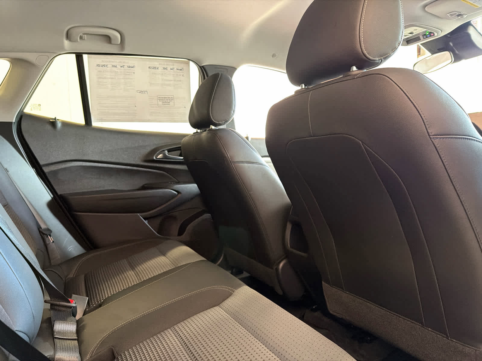 Used 2025 Chevrolet Trax LT w/ LT Convenience Package image 30