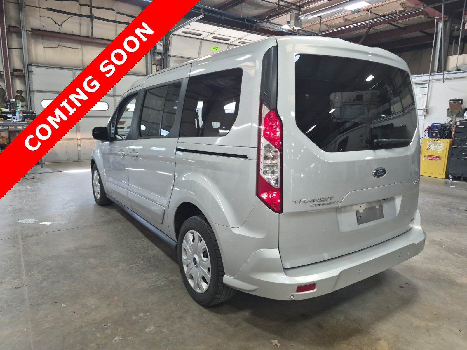 Used 2022 Ford Transit Connect XLT FWD image 5