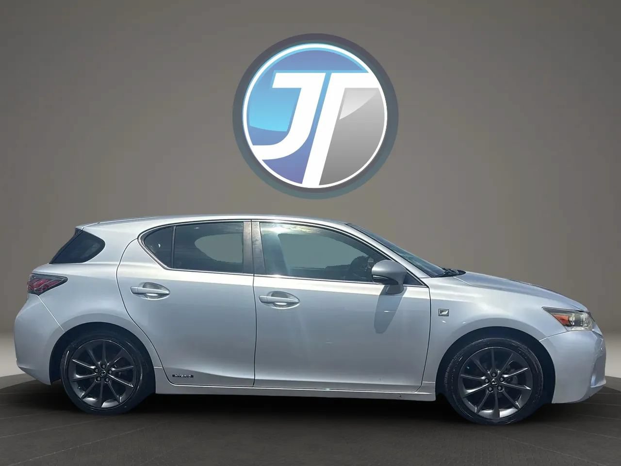 Used 2013 Lexus CT 200h w/ F Sport Pkg w/Nuluxe Trim FWD image 8
