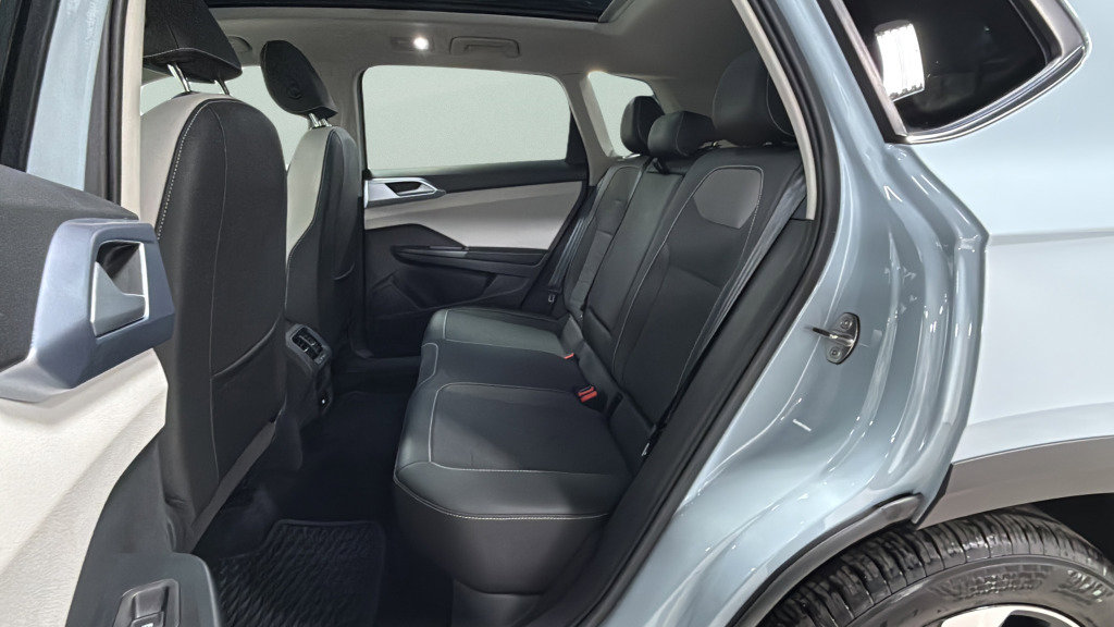 Used 2025 Volkswagen Taos SE image 30