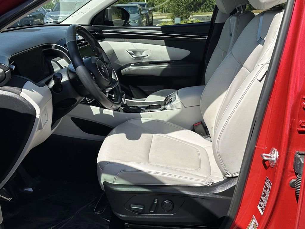 Used 2022 Hyundai Tucson SEL w/ Convenience + Premium Package FWD image 4
