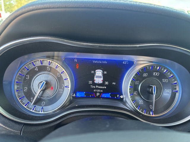 Used 2022 Chrysler 300 Touring w/ Sport Appearance Package image 19