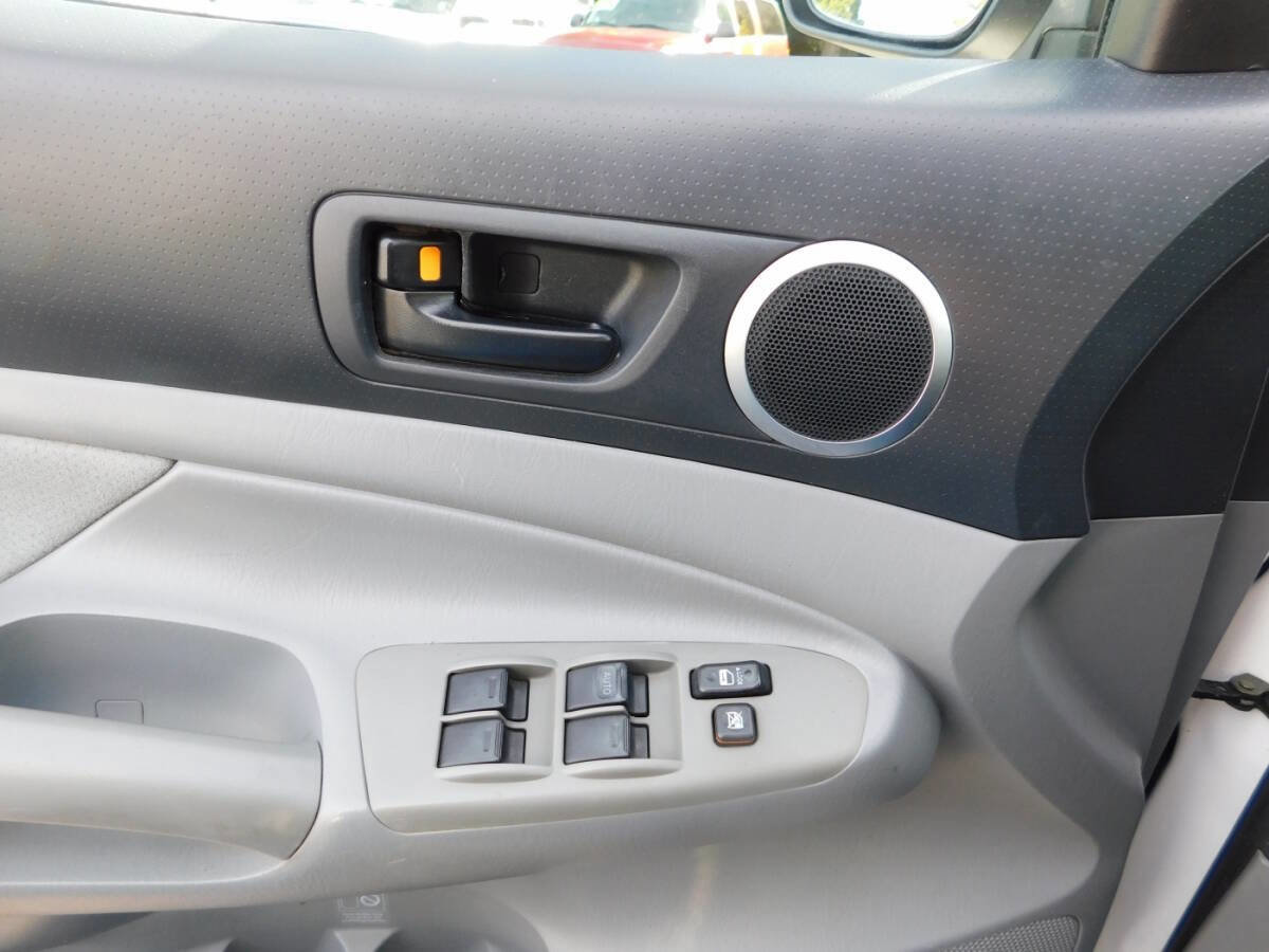 Used 2005 Toyota Tacoma PreRunner RWD image 14