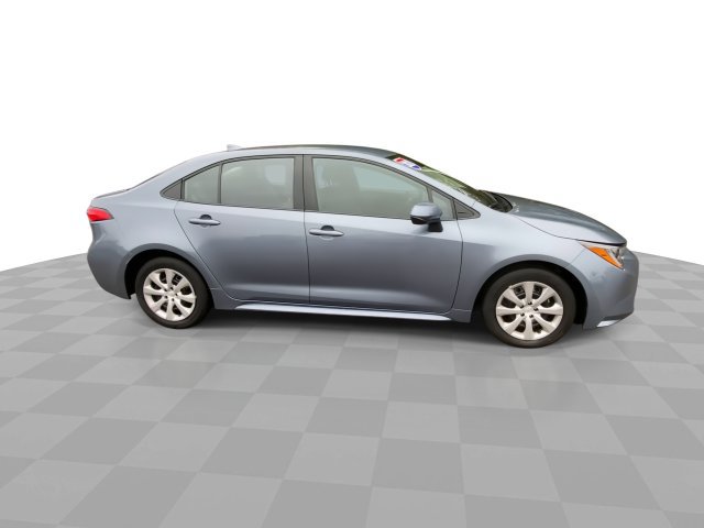Used 2025 Toyota Corolla LE FWD image 3