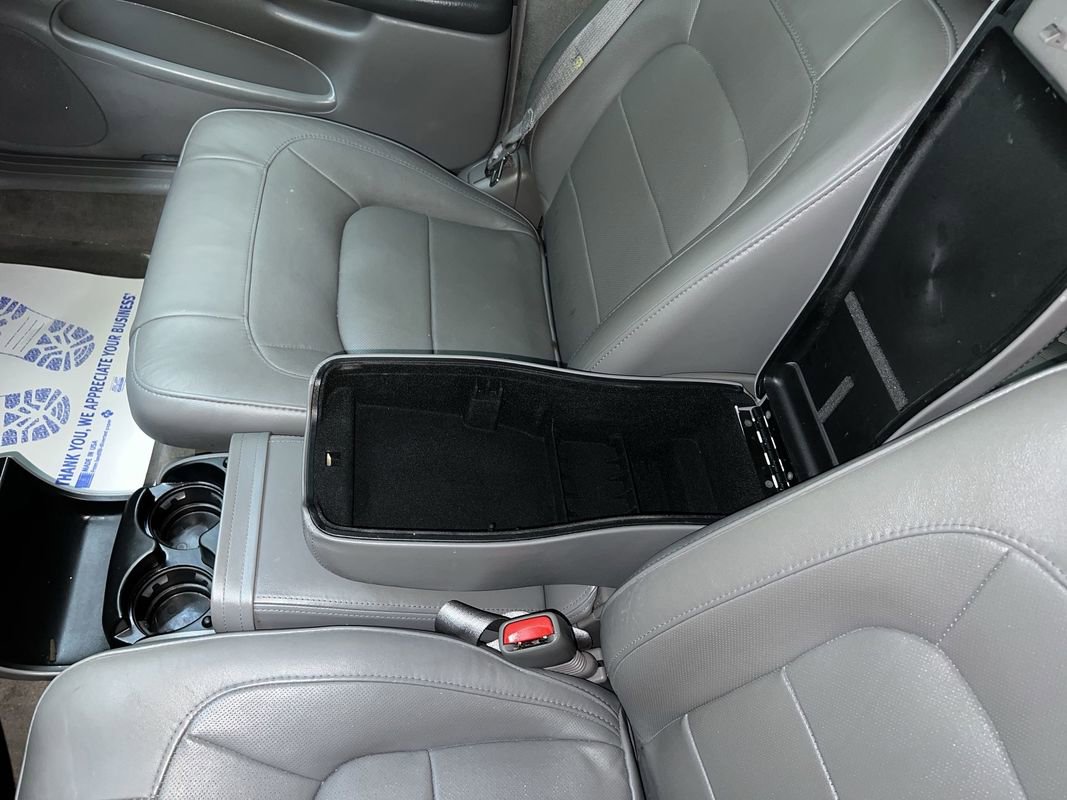 Used 2005 Cadillac De Ville DHS w/ Equipment Group FWD image 24