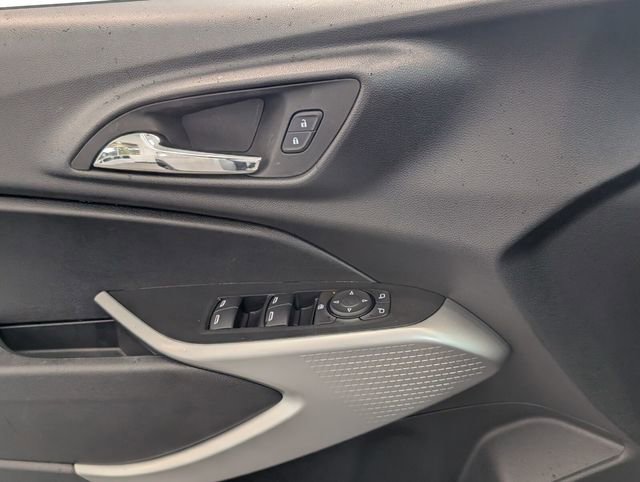 Certified 2024 Chevrolet Trax RS w/ Driver Confidence Package image 26