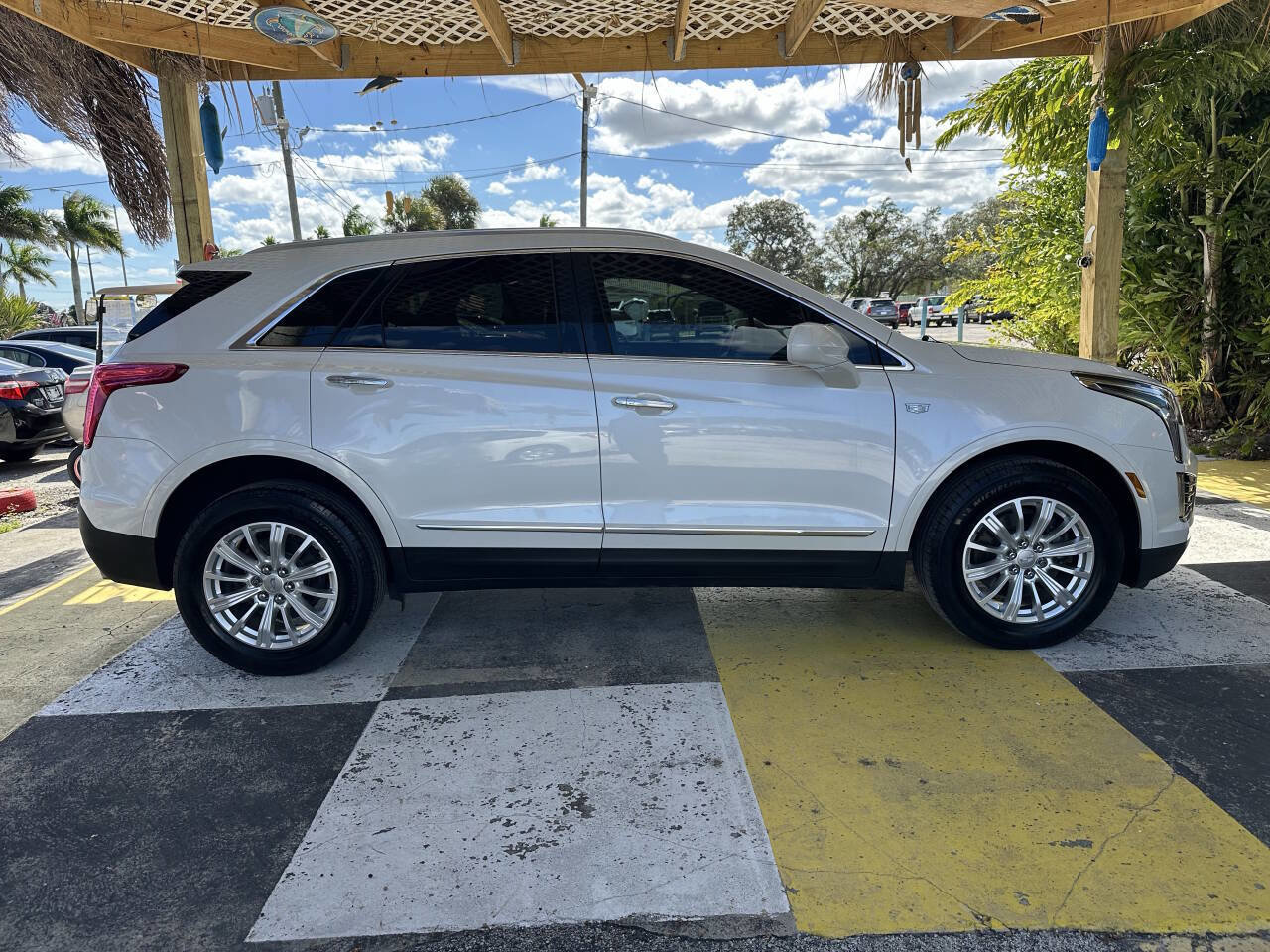 Used 2018 Cadillac XT5 FWD w/ LPO, Wheel Lock Package image 4