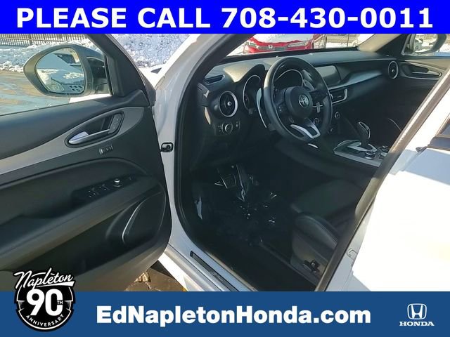 Used 2022 Alfa Romeo Stelvio Veloce image 13
