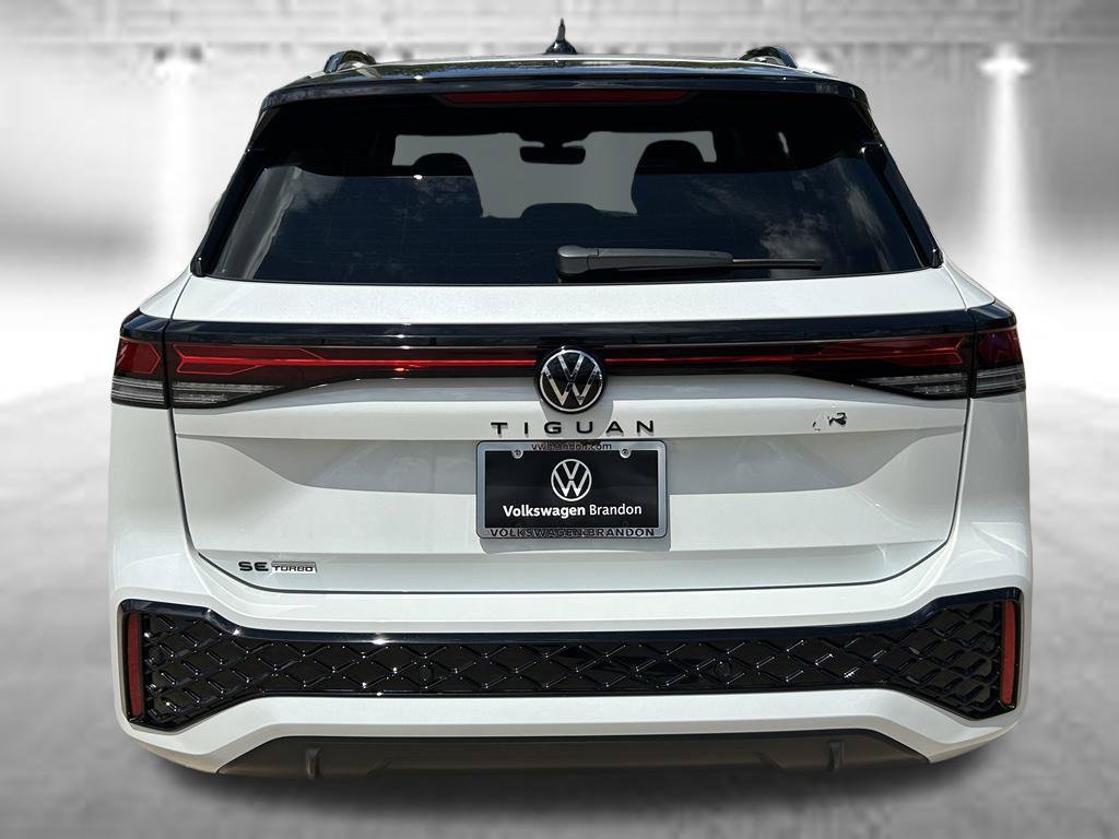 Certified 2026 Volkswagen Tiguan SE R-Line FWD image 5