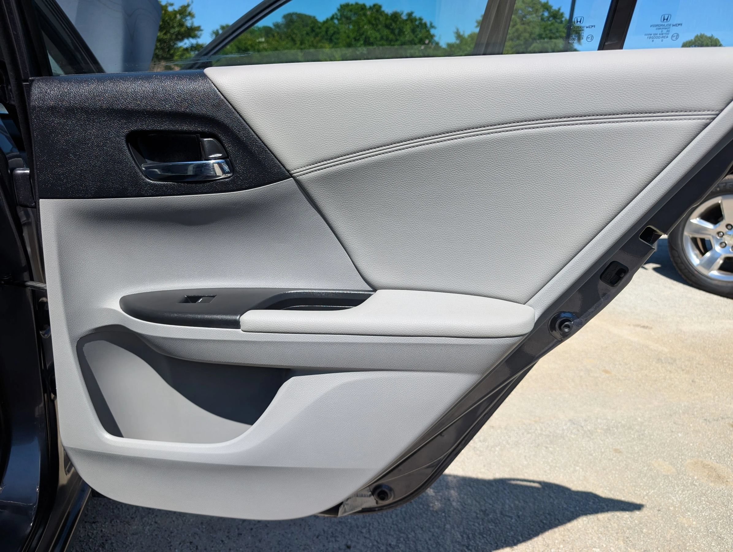 Used 2013 Honda Accord EX-L image 34