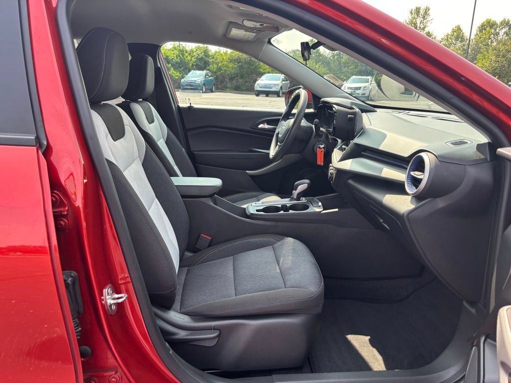 Used 2024 Chevrolet Trax LS w/ LS Convenience Package FWD image 18