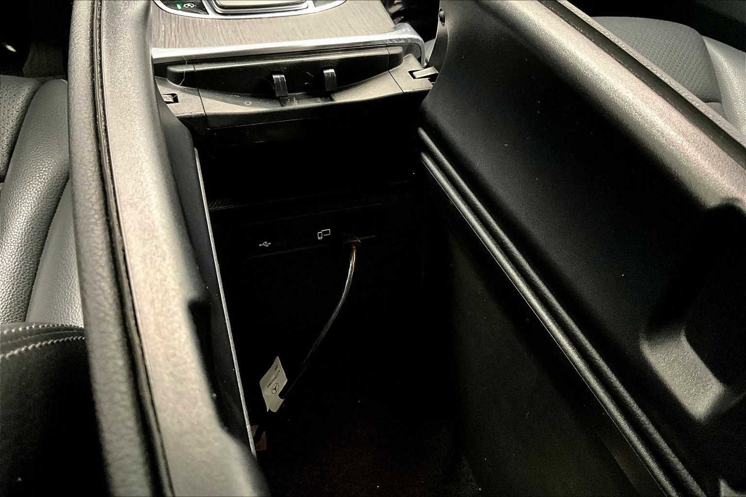 Used 2021 Mercedes-Benz GLC 300 4MATIC image 36